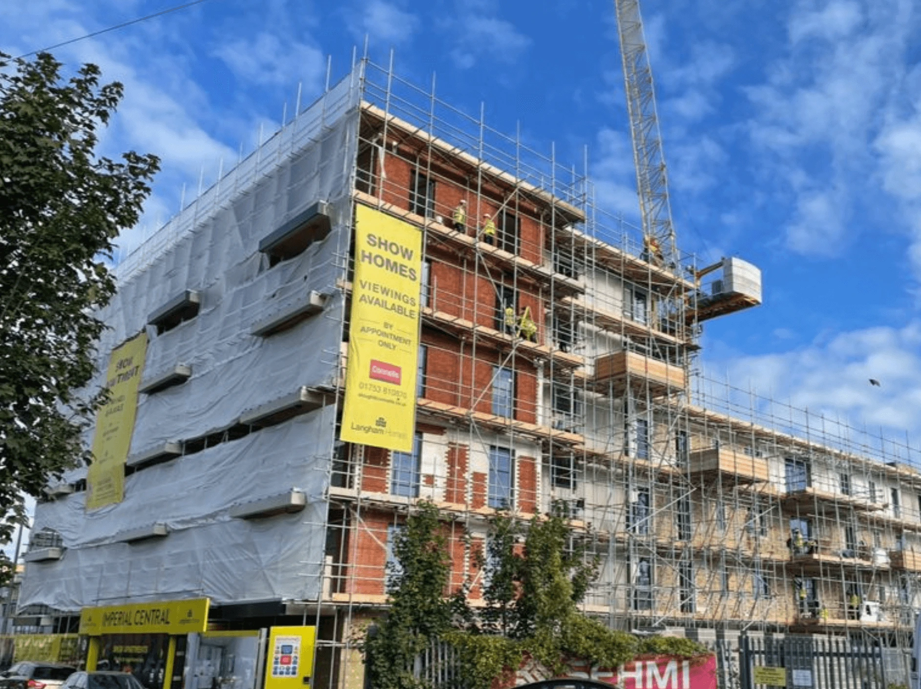 New build scaffolding erected by ATC Scaffolding on a housing and apartment development