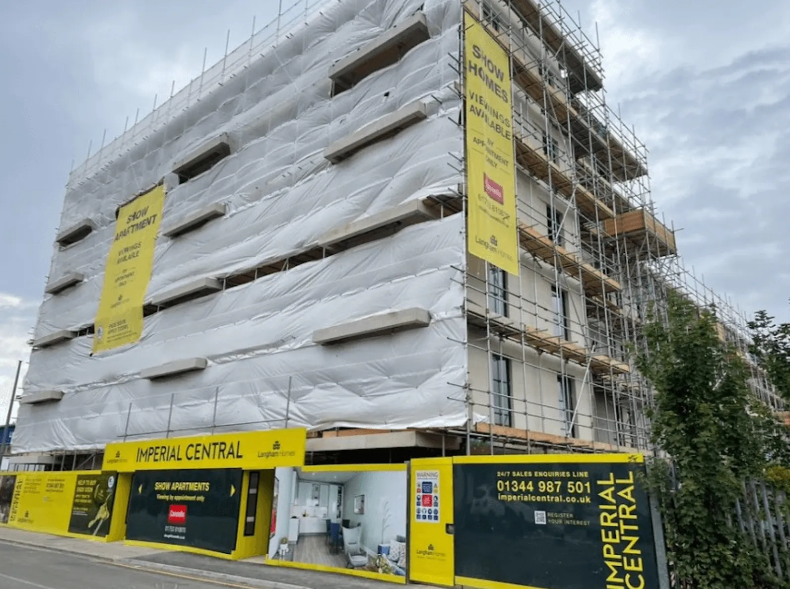 New build scaffolding erected by ATC Scaffolding on a housing and apartment development