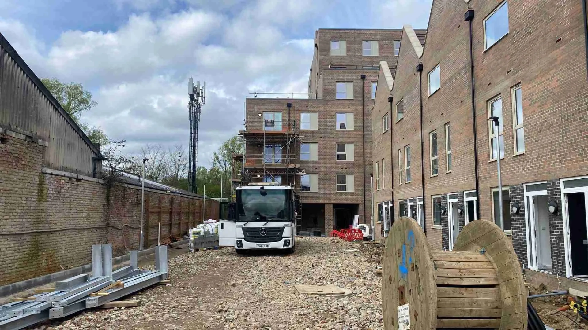 New build scaffolding erected by ATC Scaffolding on a housing and apartment development