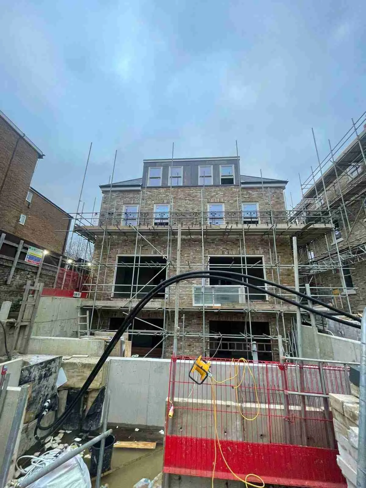 New build scaffolding erected by ATC Scaffolding on a housing and apartment development